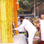 CM Shinde and Deputy CM Pawar Pay Floral Tributes to Martyrs on Martyrs' Memorial Day