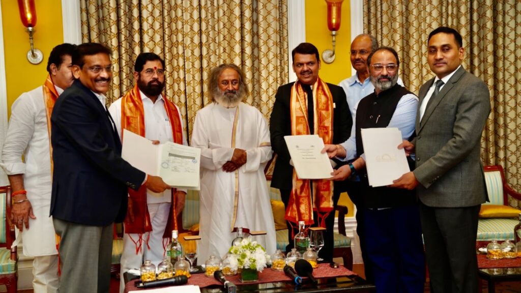 Maharashtra Government Inks MoU with Art of Living for Jalyukta Shivar and Natural Farming Initiatives