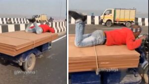 Electric Rickshaw Driver Goes Viral for Daring 'Superman' Stunt on Overloaded Vehicle