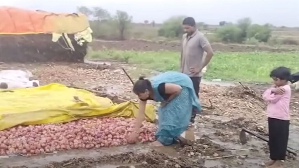MLC Milind Narvekar Extends Financial Aid to Farmer’s Daughter Affected by Unseasonal Rains