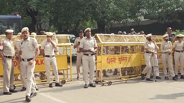 Delhi Schools Receive Back-to-Back Bomb Threats, Police Launch Search Operations