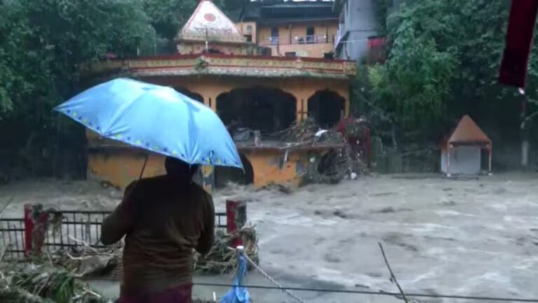 Cloudburst in Dehradun: Flash Floods Hit Tapkeshwar Mahadev Temple; IMD Issues Red Alert for Heavy Rain and Strong Winds