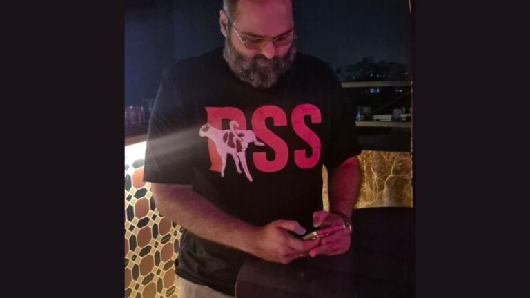 Comedian Kunal Kamra Facing Fresh Controversy Over ‘?SS T-Shirt’? BJP–Shiv Sena Leaders Raise Strong Objections