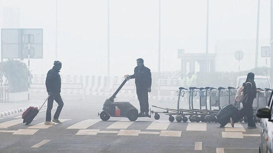 “Luggage Is Not at the Belt”: IndiGo Passengers Flag Missing Baggage Amid Fog-Related Flight Disruptions