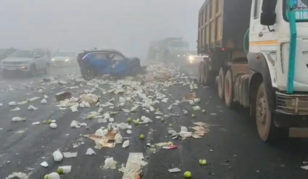 Two Dead in Massive Vehicle Pile-Up on Delhi–Mumbai Highway Amid Dense Fog